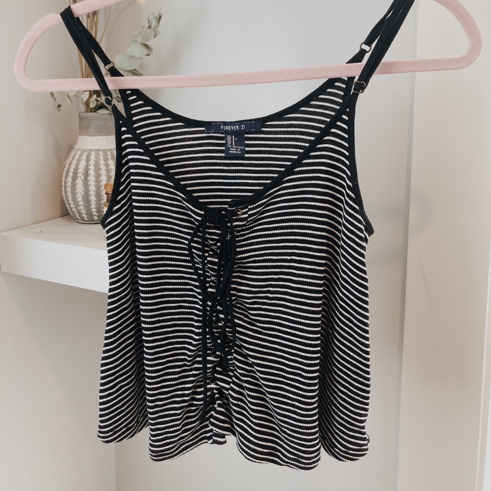 Cropped tank top with tie front.